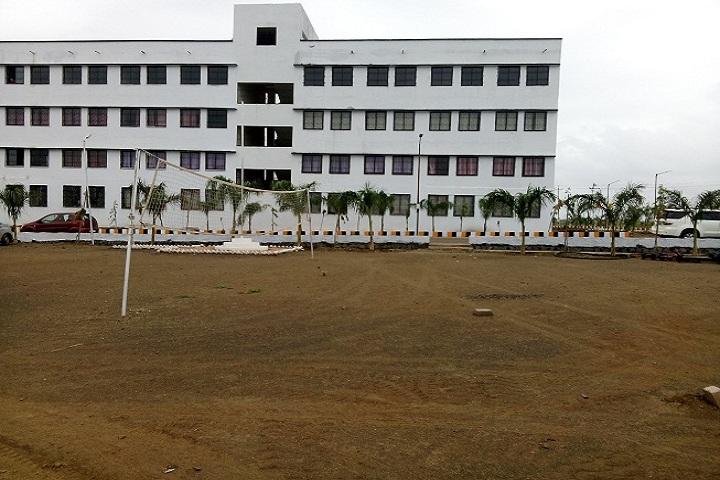 https://cache.careers360.mobi/media/colleges/social-media/media-gallery/2019/2018/10/15/Campus View of Bhagwant Institute of Technology Solapur_Campus View.jpg